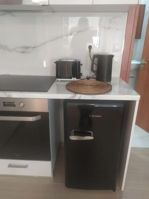 Studio Apartment With All Amenities In Kolonaki 아테네 외부 사진