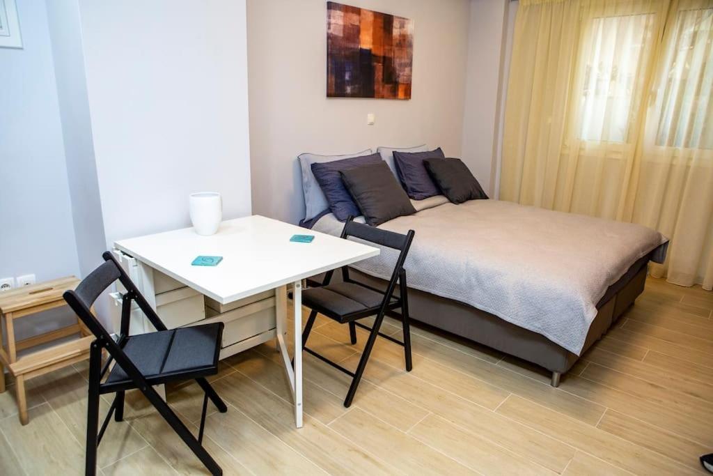 Studio Apartment With All Amenities In Kolonaki 아테네 외부 사진