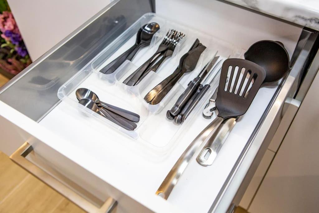 Studio Apartment With All Amenities In Kolonaki 아테네 외부 사진