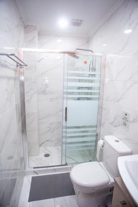 Studio Apartment With All Amenities In Kolonaki 아테네 외부 사진