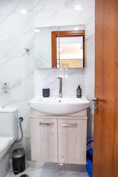 Studio Apartment With All Amenities In Kolonaki 아테네 외부 사진