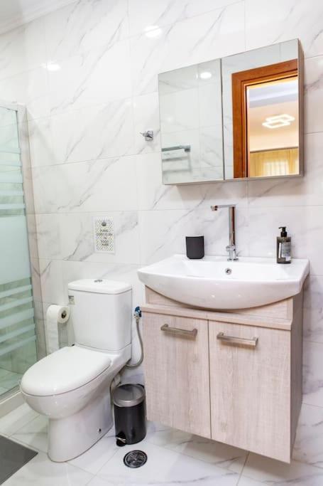 Studio Apartment With All Amenities In Kolonaki 아테네 외부 사진