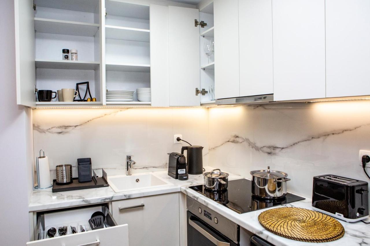 Studio Apartment With All Amenities In Kolonaki 아테네 외부 사진